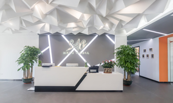 辦公室裝修實拍圖 | 尚泰為天鵬集團(tuán)打造 2800㎡ 獨(dú)具藝術(shù)氣息的辦公空間